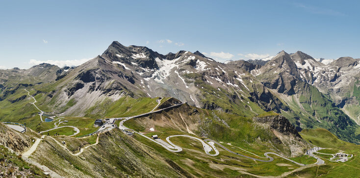 Blick von der Edelweiß-Spitze auf den Straßenverlauf | © grossglockner.at/Michael Königshofer